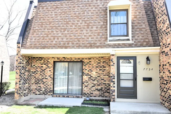 $230,000 | 7734 Woodward Avenue, Unit 5, Woodridge, IL 60517