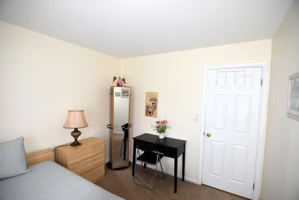 $230,000 | 7734 Woodward Avenue, Unit 5, Woodridge, IL 60517