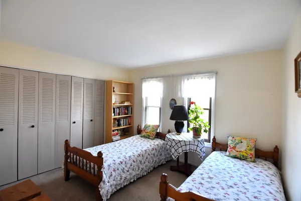 $230,000 | 7734 Woodward Avenue, Unit 5, Woodridge, IL 60517