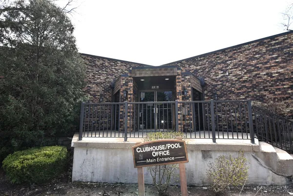 $230,000 | 7734 Woodward Avenue, Unit 5, Woodridge, IL 60517