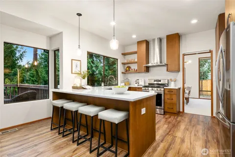 $1,420,000 | 2518 Sahalee Drive East, Sammamish, WA 98074