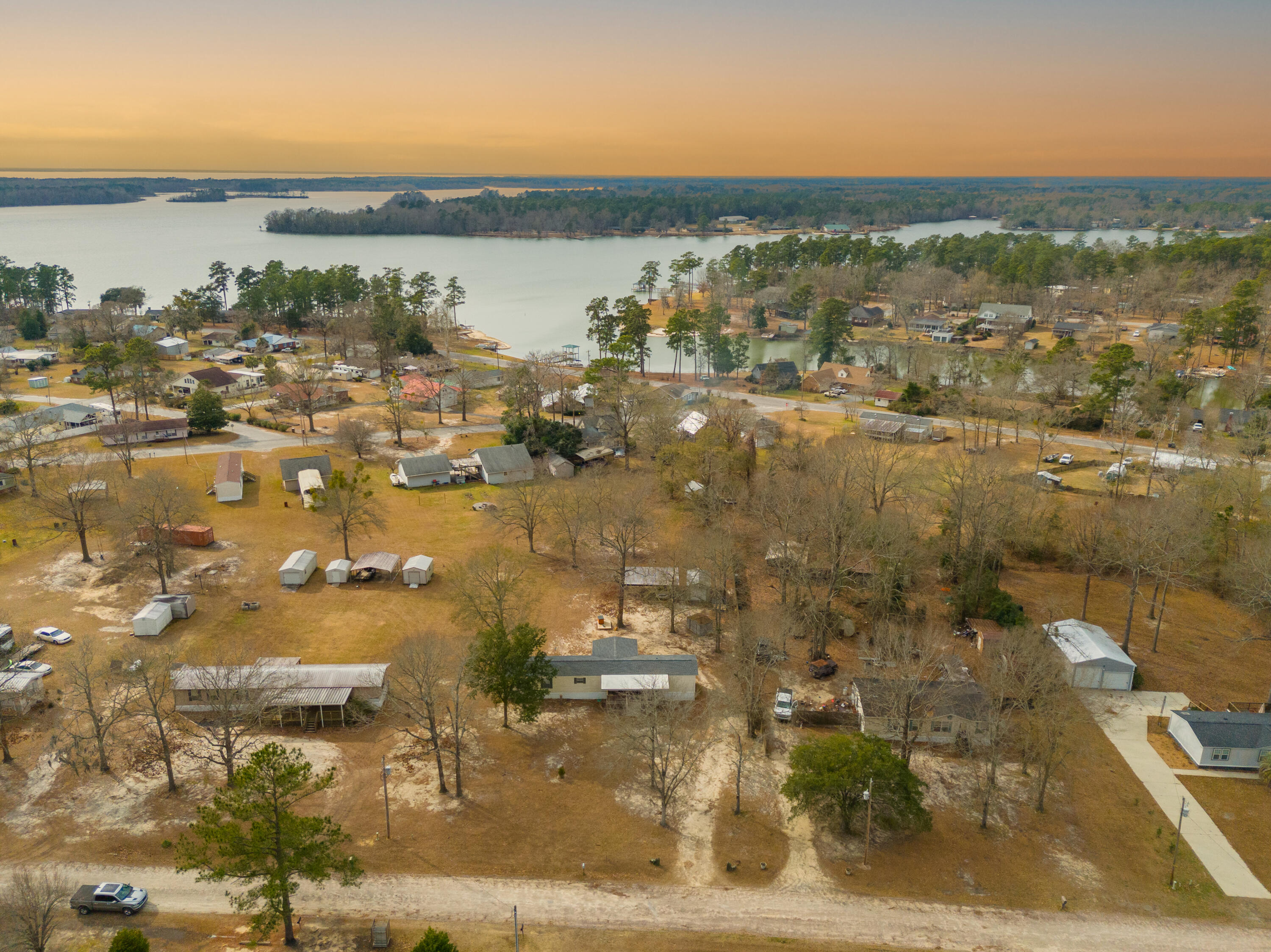 1236 Pond View Road Manning, SC 29102 - Photo 2 of 17 DJI_20240112133415_0001_D-Edit