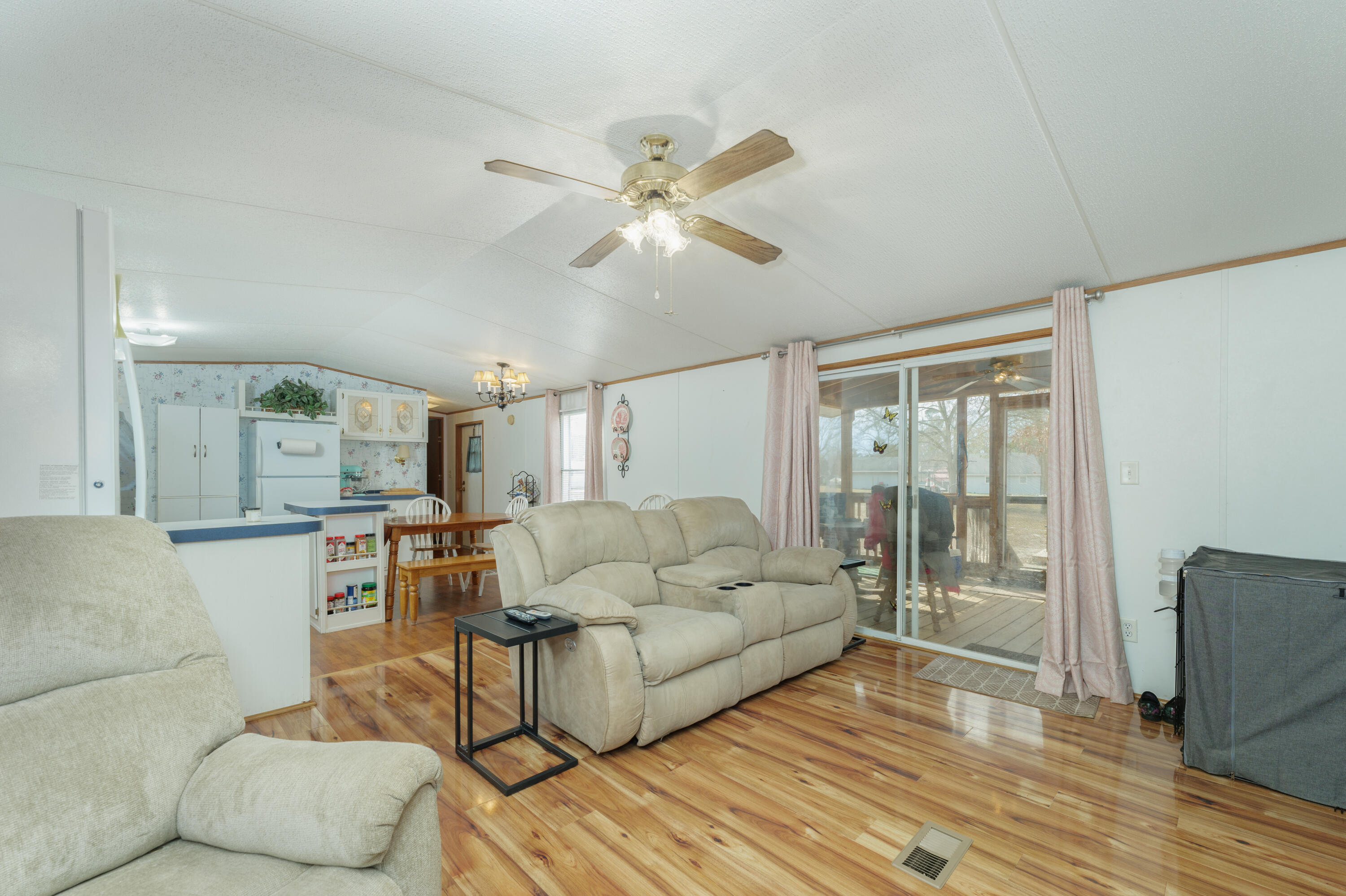 1236 Pond View Road Manning, SC 29102 - Photo 3 of 17 P1026853-Edit