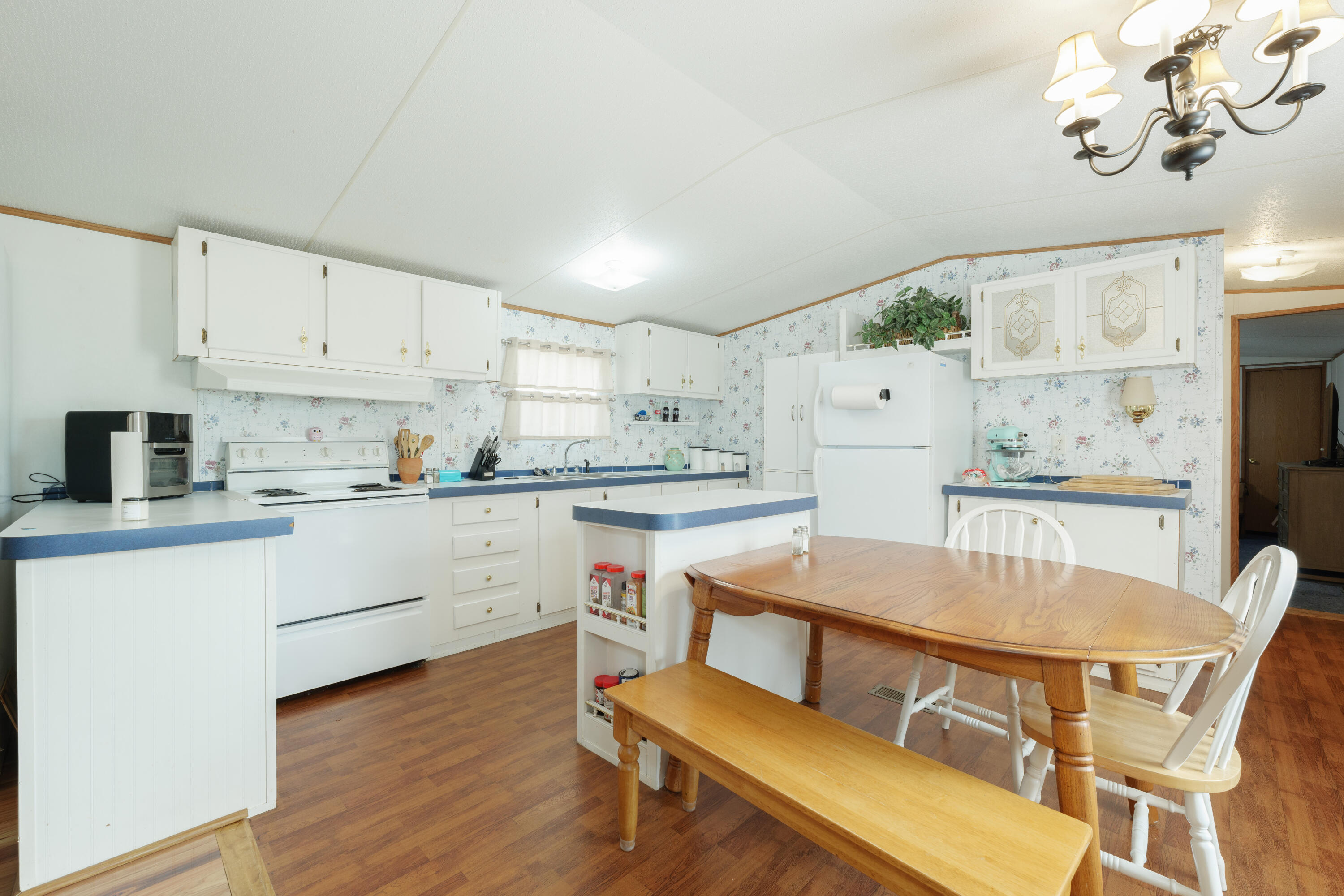 1236 Pond View Road Manning, SC 29102 - Photo 5 of 17 P1026861-Edit