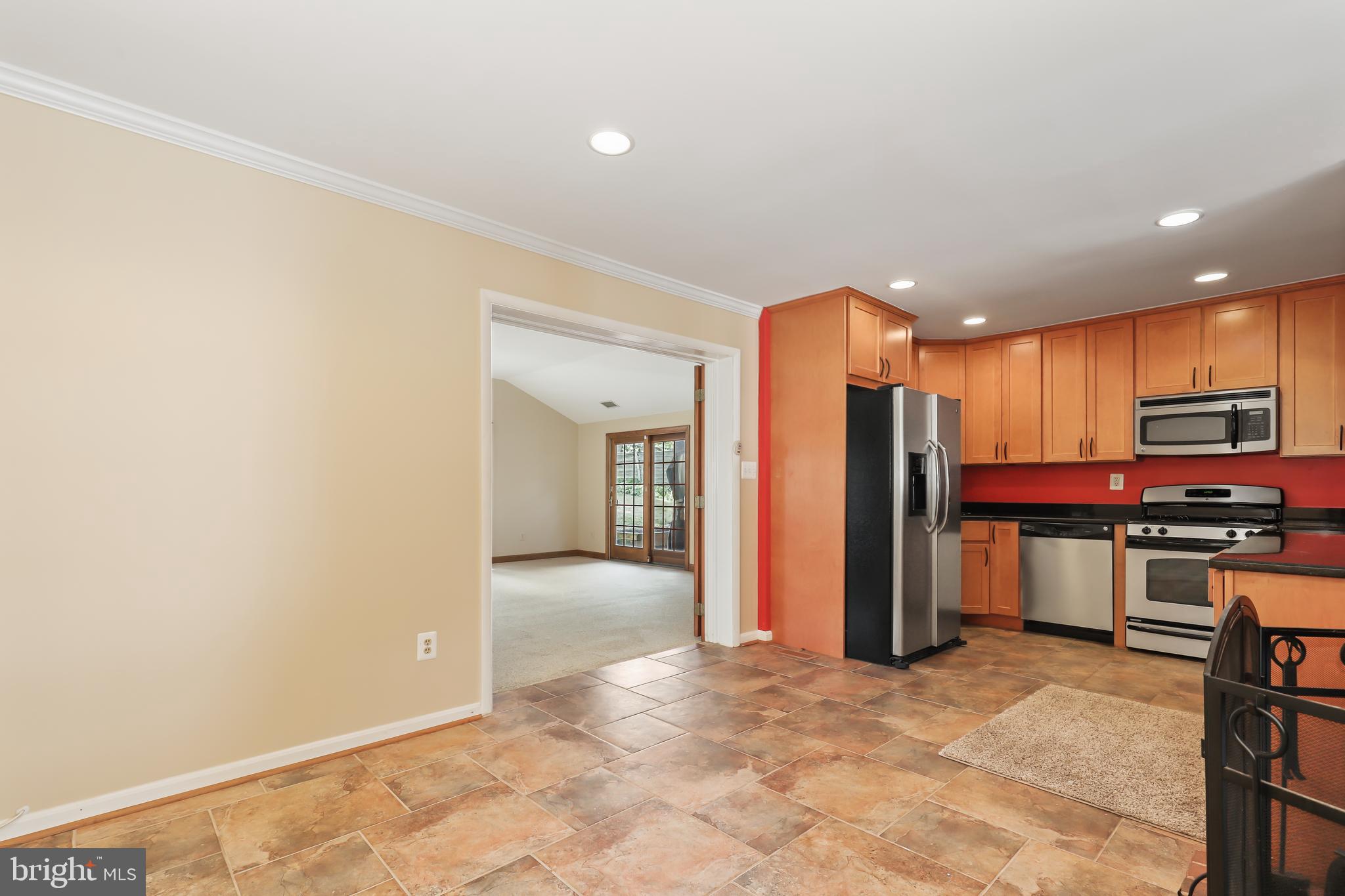 7419 Chatham Street Springfield, VA 22151 - Photo 8 of 36 Gallery Image 8