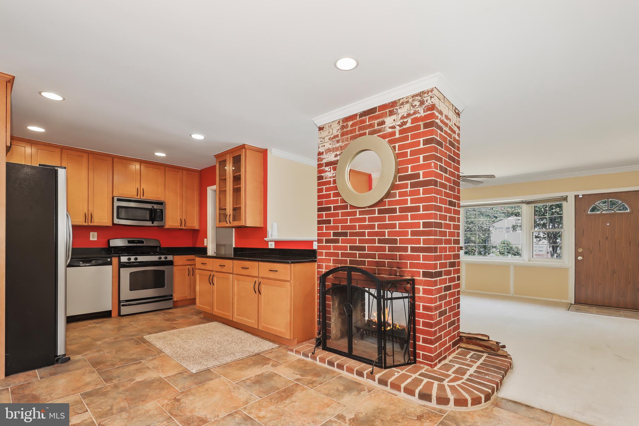 7419 Chatham Street Springfield, VA 22151 - Photo 9 of 36 Gallery Image 9
