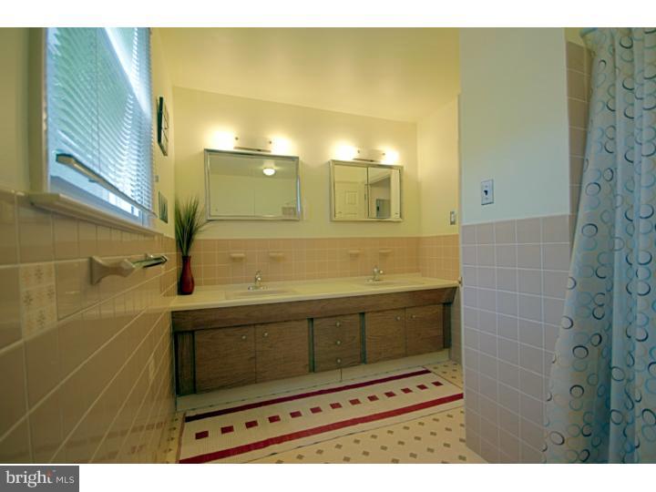 812 Buckingham Road Jenkintown, PA 19046 - Photo 15 of 25 Bathroom