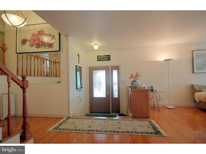 812 Buckingham Road Jenkintown, PA 19046 - Photo 3 of 25 Foyer