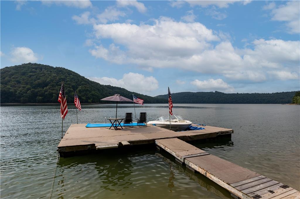 2707 Lakeview Road Confluence, PA 15424 - Photo 3 of 24