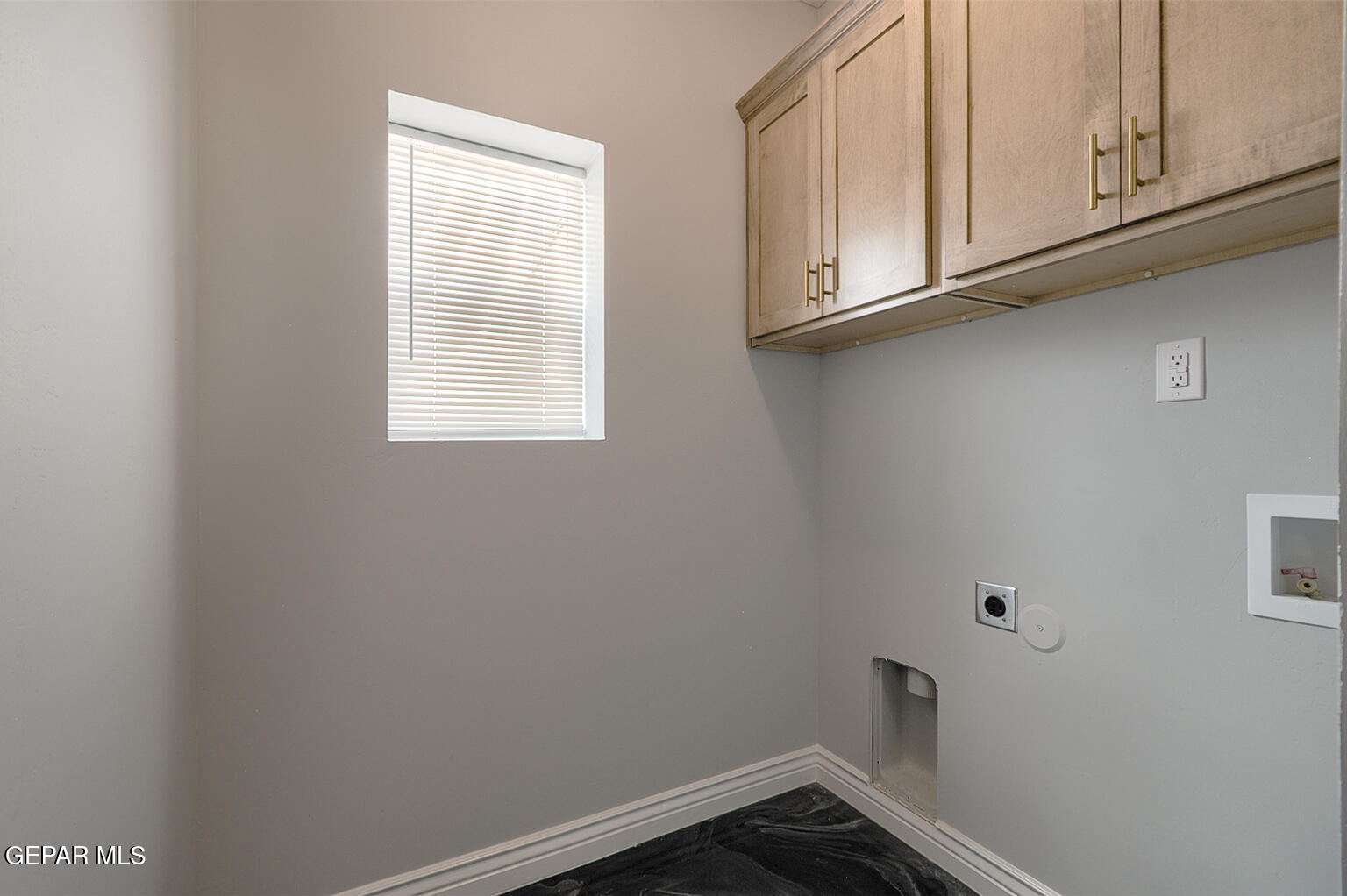 15601 Newkirk Road El Paso, TX 79928 - Photo 29 of 54 15601-Newkirk-Laundry-room