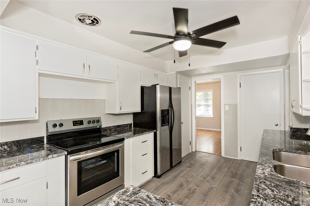 1148 Rutherford Road Cleveland, OH 44112 - Photo 15 of 45