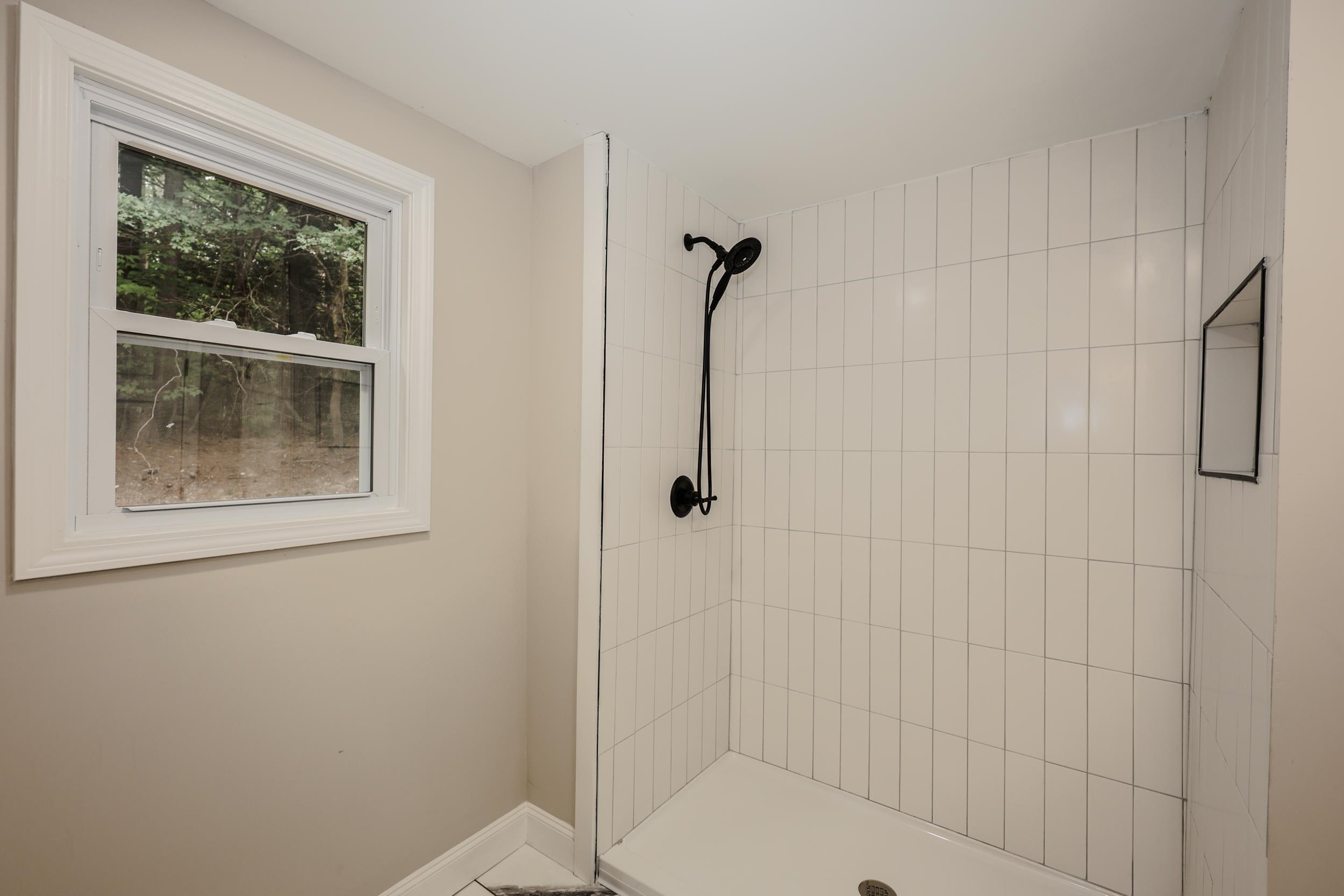 112 Gilson Road Nashua, NH 03062 - Photo 21 of 51