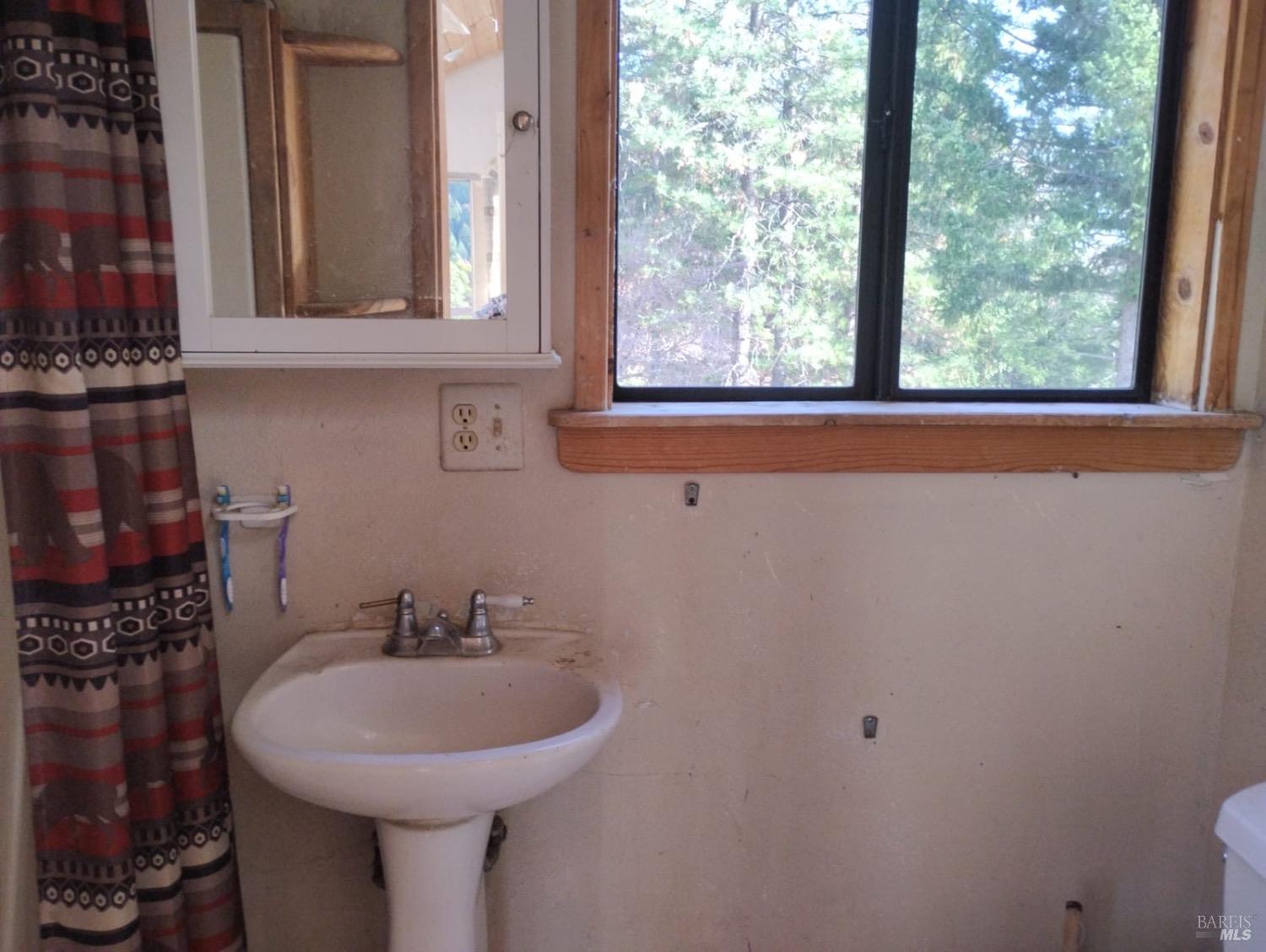 7601 Simmerly Road Laytonville, CA 95454 - Photo 14 of 30