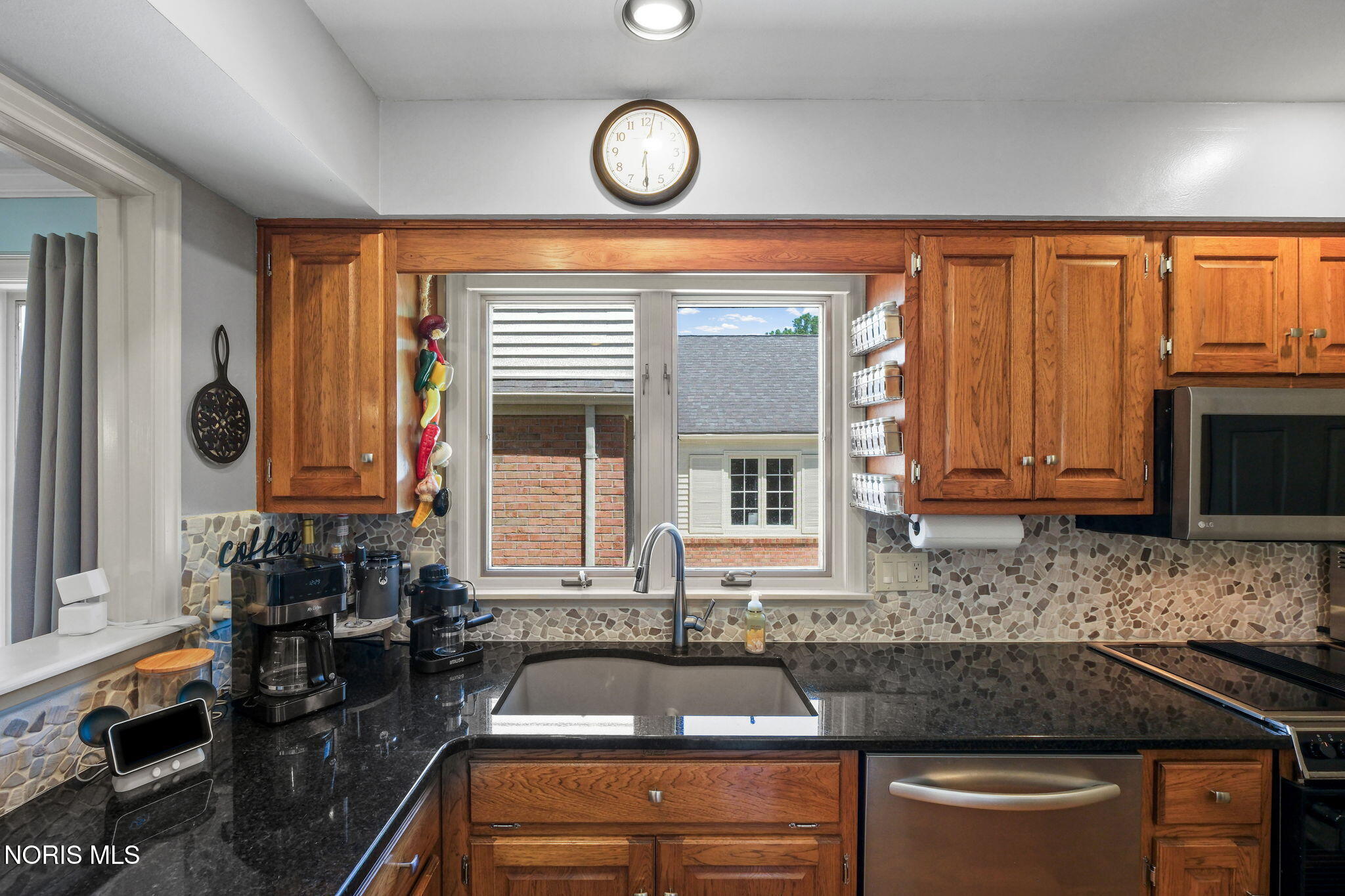 29241 Bates Road Perrysburg, OH 43551 - Photo 17 of 49 Gallery Image 17