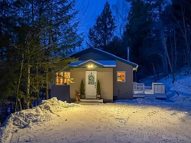 $475,000 | 55 Trickle Brook Drive, Proctorsville, VT 05153