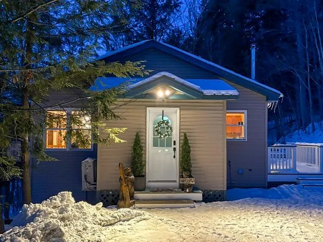 $475,000 | 55 Trickle Brook Drive, Proctorsville, VT 05153