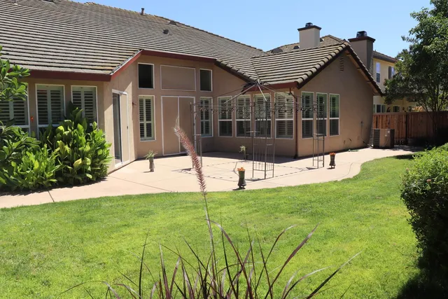 $945,000 | 2624 West Pintail Way, Elk Grove, CA 95757