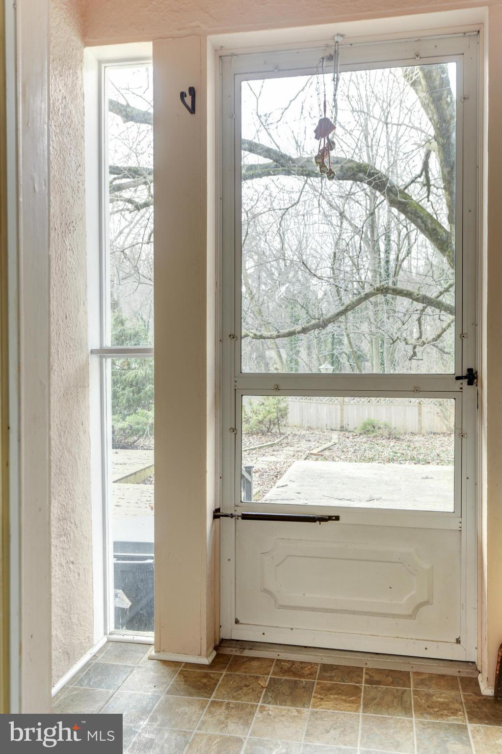 554 South Rolling Road Baltimore, MD 21228 - Photo 21 of 26 Interior (General)