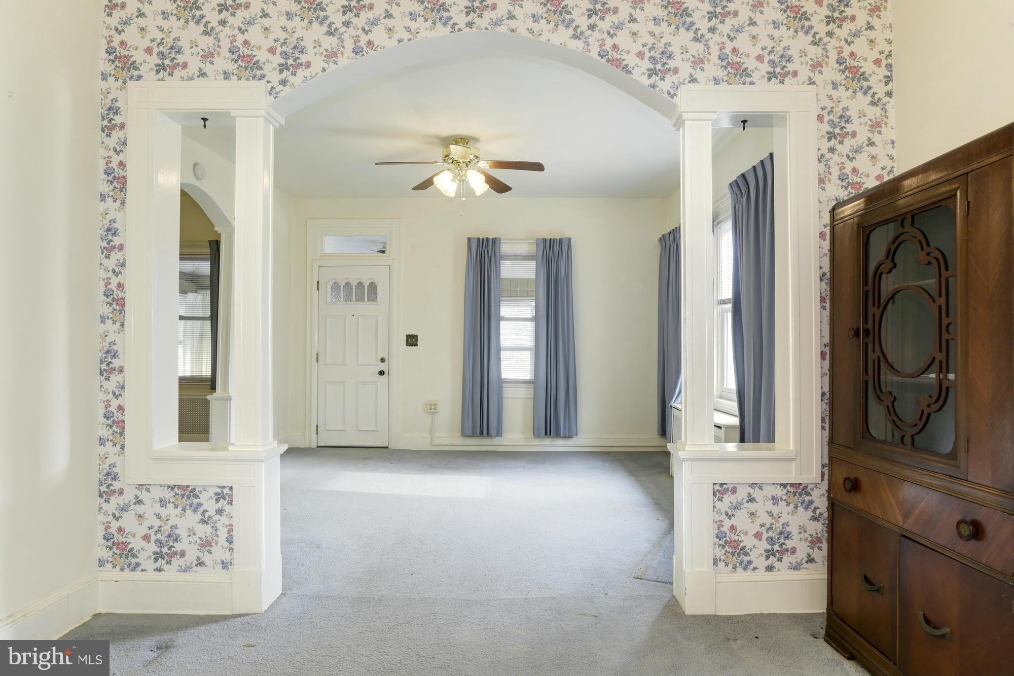 554 South Rolling Road Baltimore, MD 21228 - Photo 8 of 26 Family Room