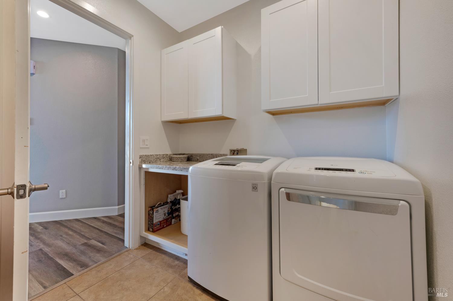 1441 Timberhill Road Santa Rosa, CA 95401 - Photo 22 of 47