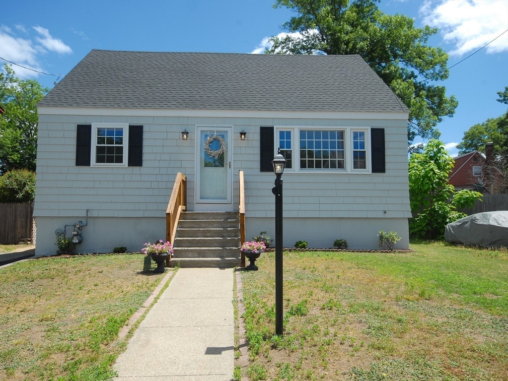 12 Edgewood Road Billerica, MA 01821 - Photo 2 of 27
