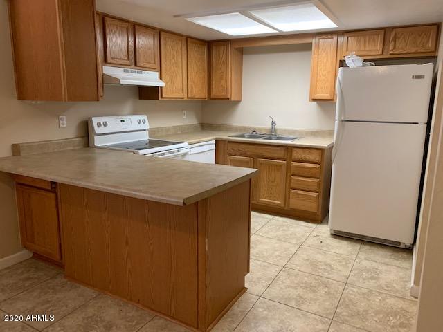 2610 South Mariposa Road Apache Junction, AZ 85119 - Photo 3 of 6 kitchen