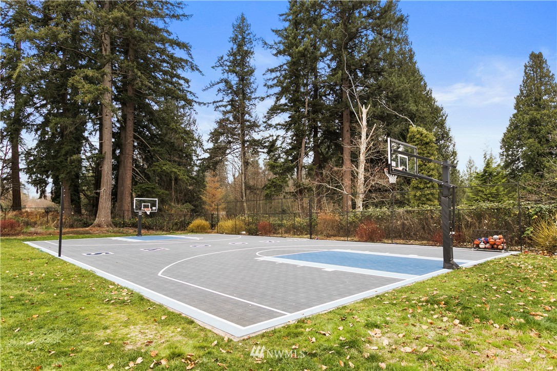 20630 Southeast 216th Street Maple Valley, WA 98038 - Photo 36 of 40 a view of a tennis court