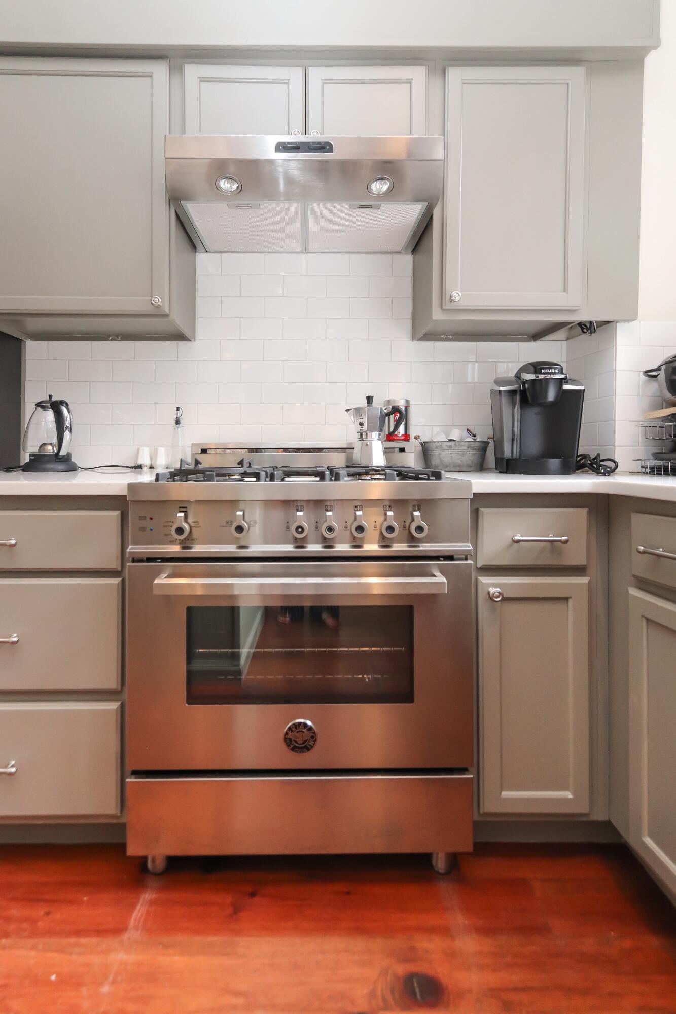 10 State Street Charleston, SC 29401 - Photo 23 of 34 oven