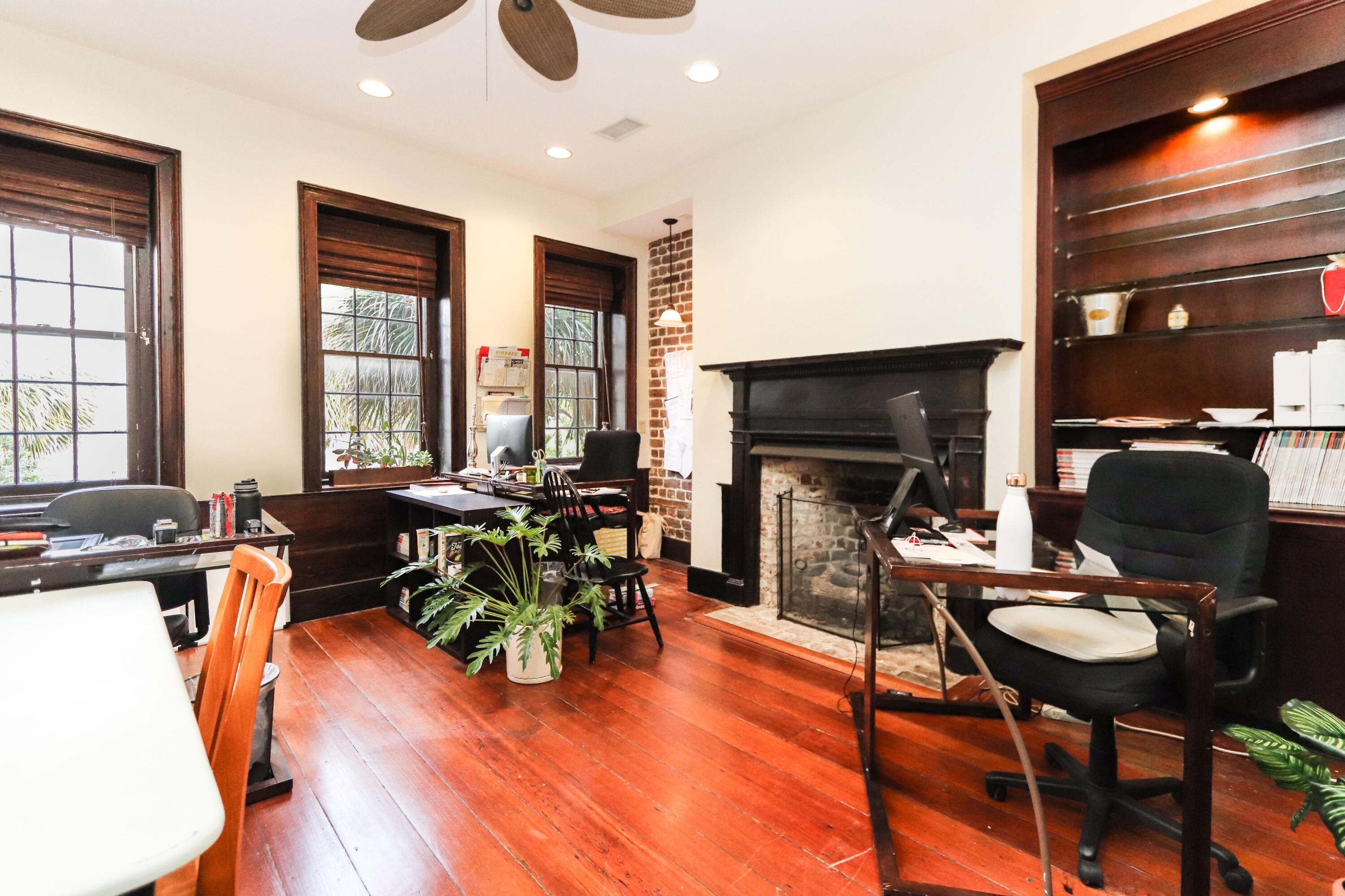 10 State Street Charleston, SC 29401 - Photo 29 of 34 office with green plants