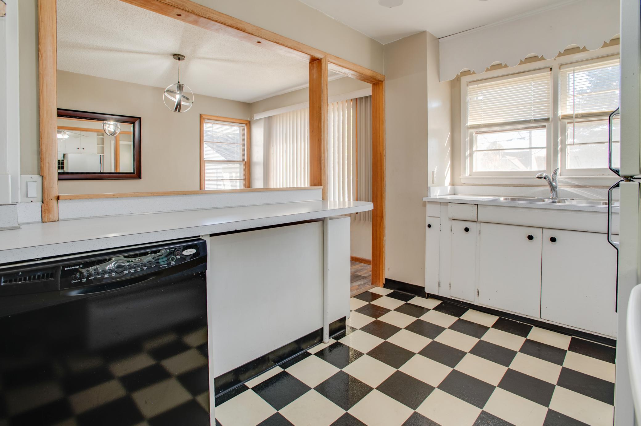 614 16th Street North Moorhead, MN 56560 - Photo 16 of 46