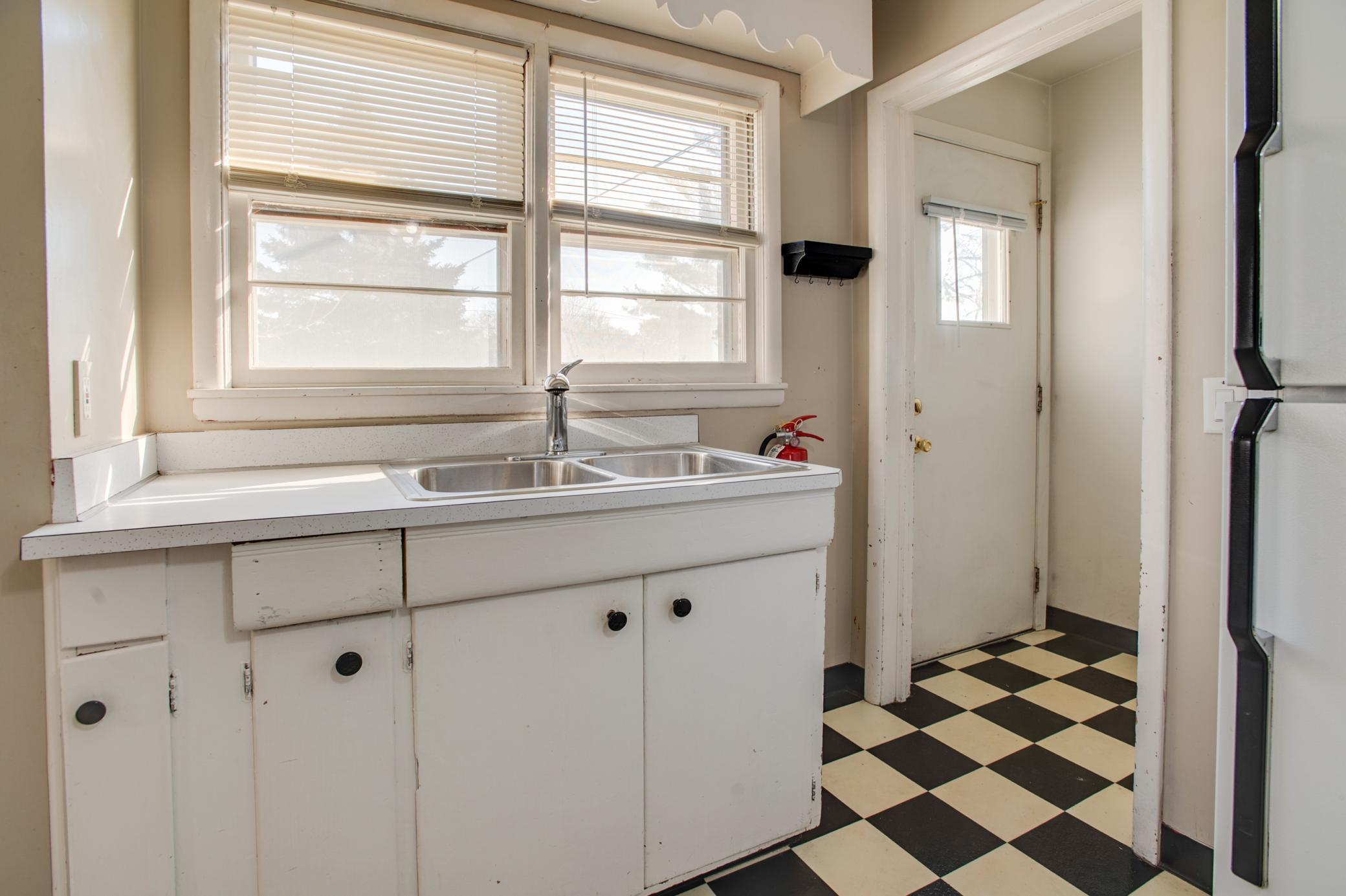 614 16th Street North Moorhead, MN 56560 - Photo 17 of 46