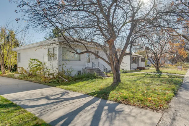 $210,000 | 614 16th Street North, Moorhead, MN 56560