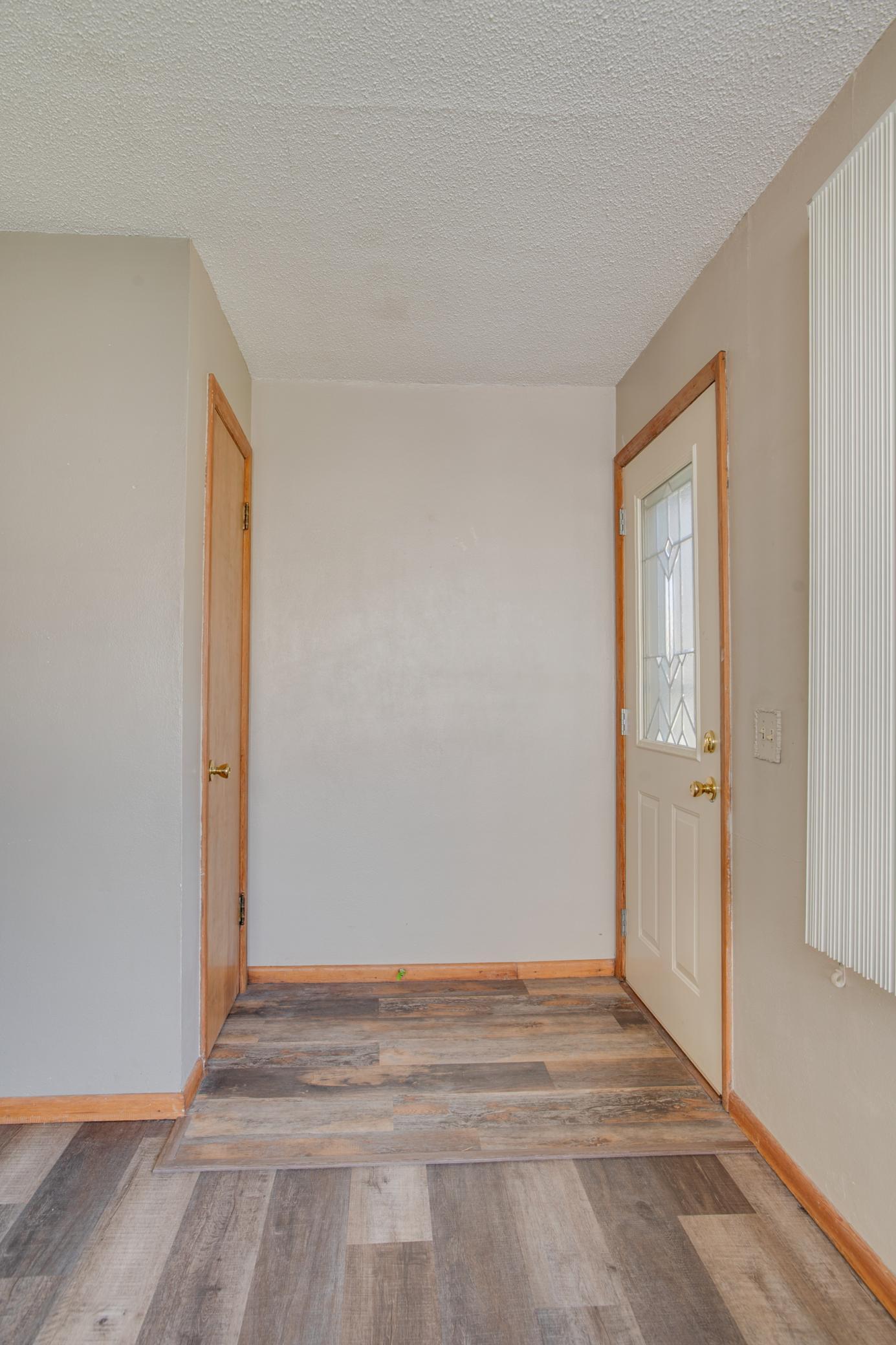 614 16th Street North Moorhead, MN 56560 - Photo 4 of 46