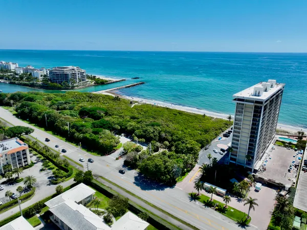 $850,000 | 1180 South Ocean Boulevard, Unit 3F, Boca Raton, FL 33432