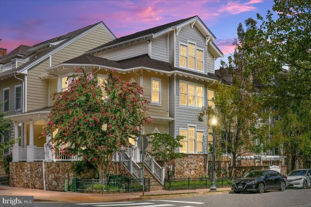 $7,995 | 2863 11th Street North, Arlington, VA 22201