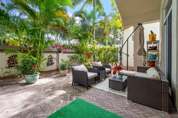 $5,800 | 7672 Jasmine Court, West Palm Beach, FL 33412