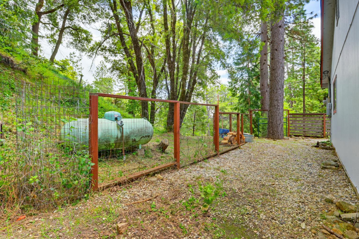 16366 Banner Quaker Hill Road Nevada City, CA 95959 - Photo 15 of 74
