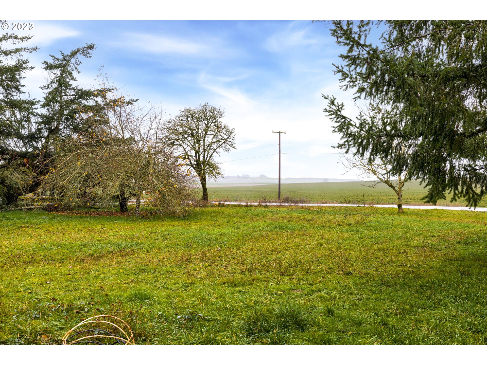 7120 Perrydale Road Amity, OR 97101 - Photo 2 of 16 a view of an ocean from a yard