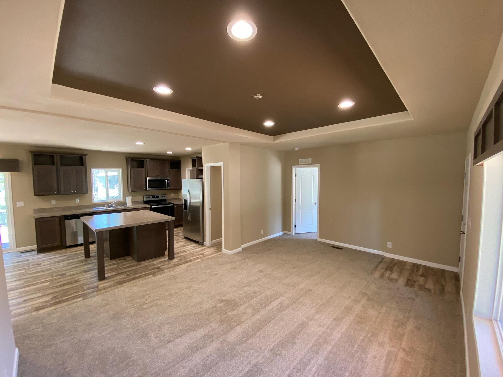 52511 Ammon Road La Pine, OR 97739 - Photo 11 of 44 Living Room