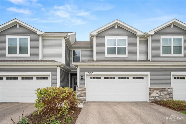 $364,900 | 1066 Moraine Drive, South Elgin, IL 60177