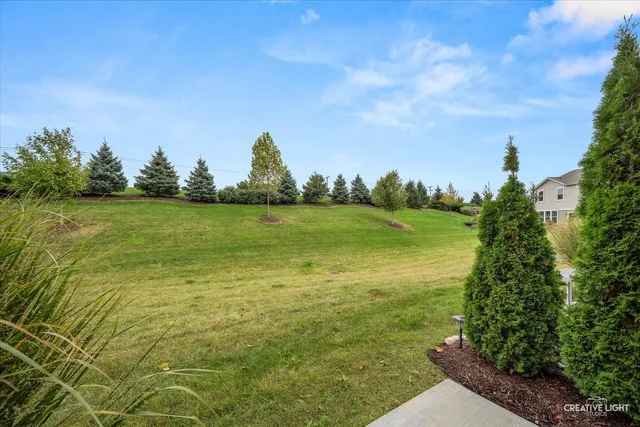 $364,900 | 1066 Moraine Drive, South Elgin, IL 60177