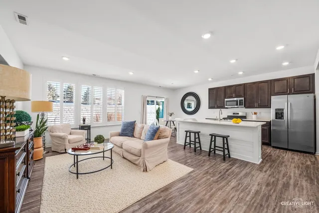 $364,900 | 1066 Moraine Drive, South Elgin, IL 60177