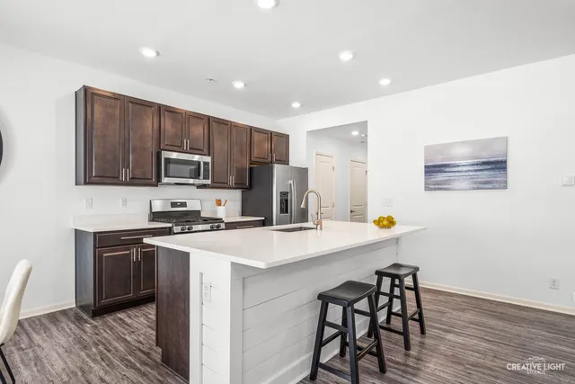 $364,900 | 1066 Moraine Drive, South Elgin, IL 60177