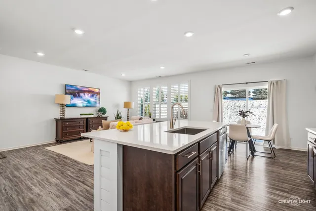 $364,900 | 1066 Moraine Drive, South Elgin, IL 60177