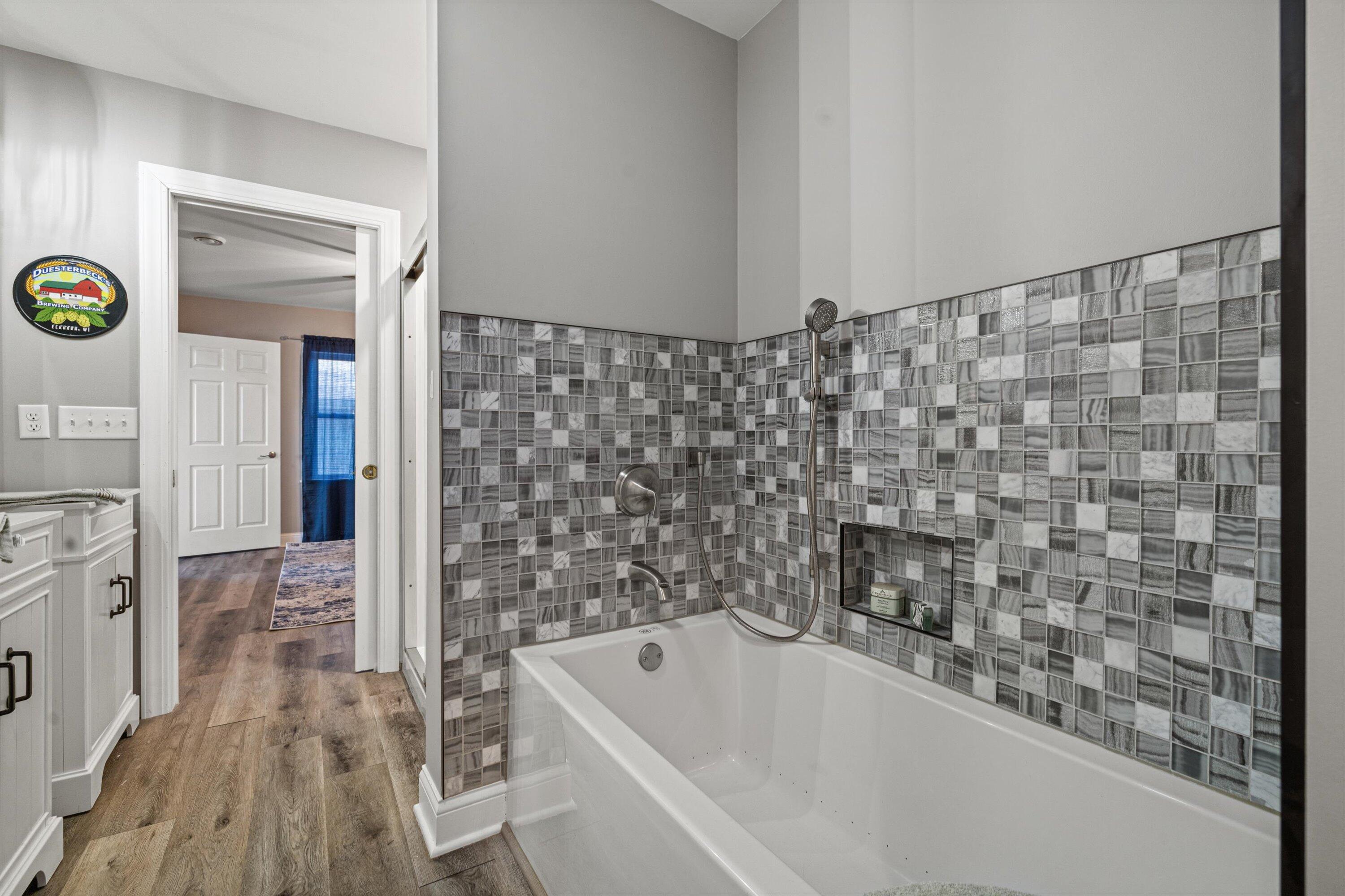 819 Rosebud Avenue Twin Lakes, WI 53181 - Photo 15 of 23 11-IMG_5854