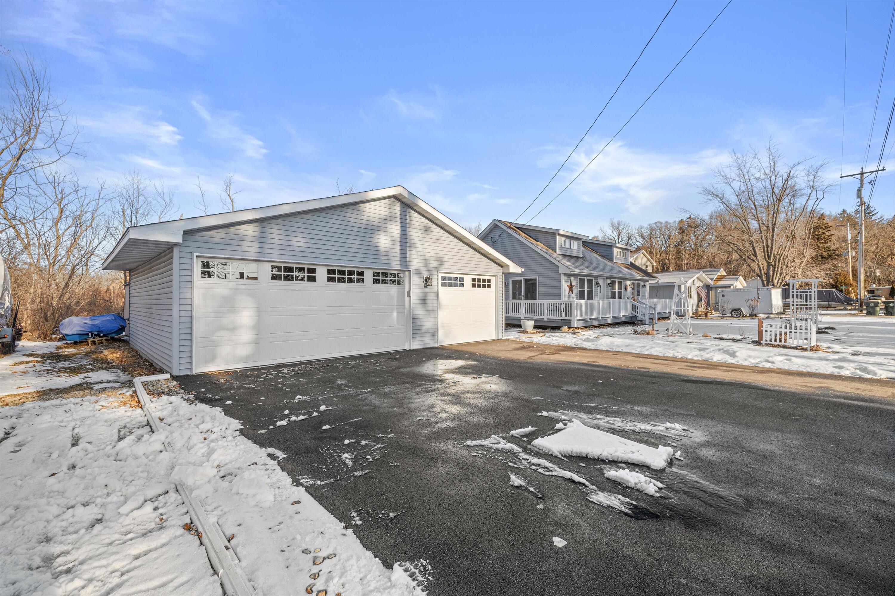 819 Rosebud Avenue Twin Lakes, WI 53181 - Photo 2 of 23 21-IMG_5935