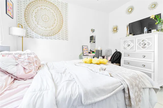 $2,900 | 817 Northeast 211th Street, Miami, FL 33179