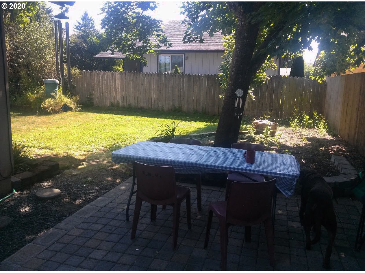 541 South 46th Street Springfield, OR 97478 - Photo 3 of 11