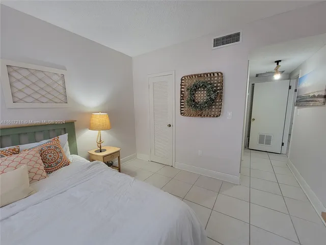 $2,150 | 1980 South Ocean Drive, Unit 2C, Hallandale Beach, FL 33009