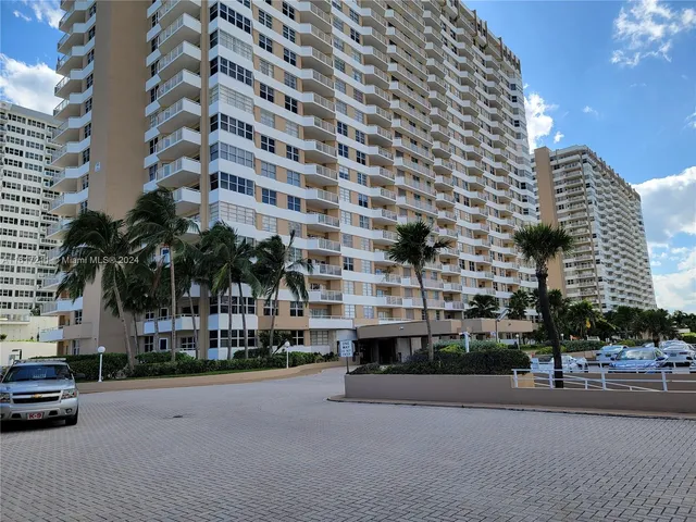 $2,150 | 1980 South Ocean Drive, Unit 2C, Hallandale Beach, FL 33009